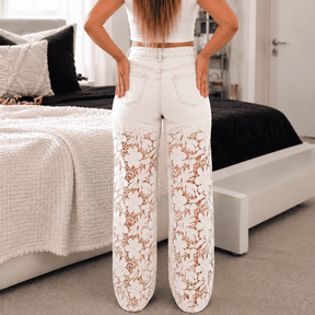 Calça Jeans Florença – Renda Floral.